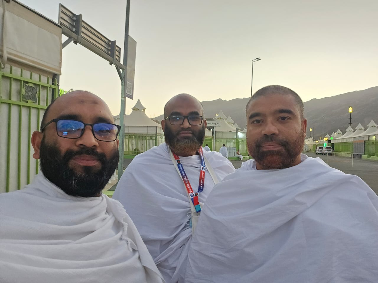 নভেম্বর মাসের উমরাহ কাফেলা সম্পূর্ণভাবে বুকড — ডিসেম্বর কাফেলার জন্য এখনই নিবন্ধন করুন